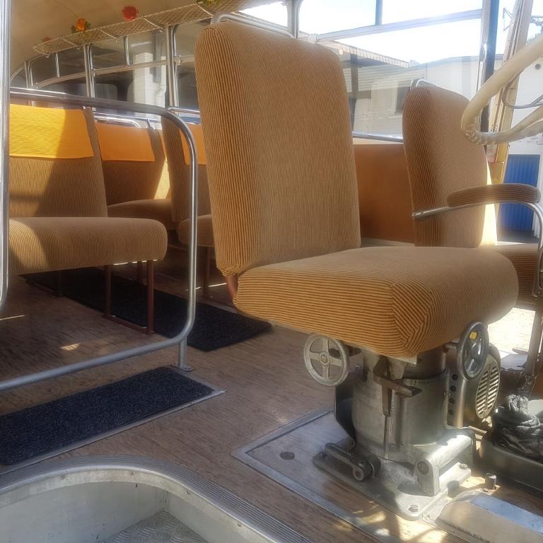 Oldtimerbus Fahrersitz