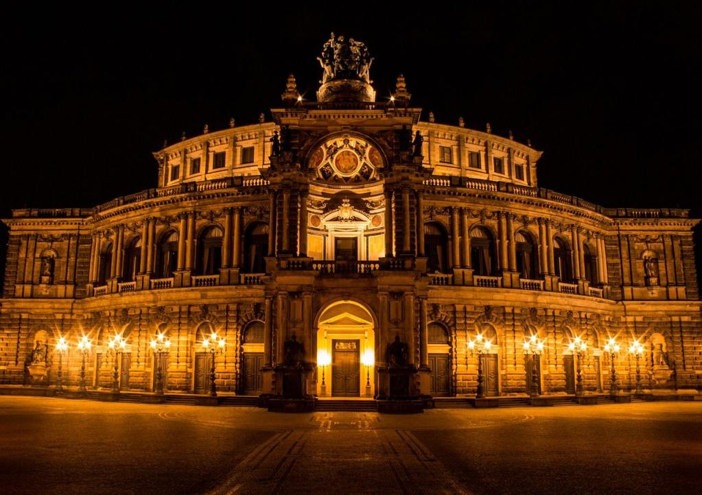 Dresden berühmte Kirche Semperoper