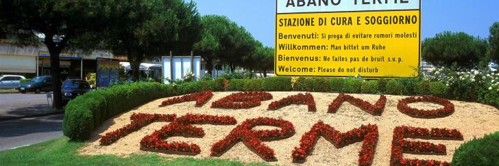 Venetien_Abano Terme- Hügel mit einer Schrift